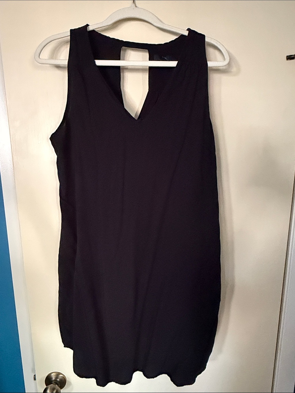 GAP Black Sleeveless V-Neck Mini Dress